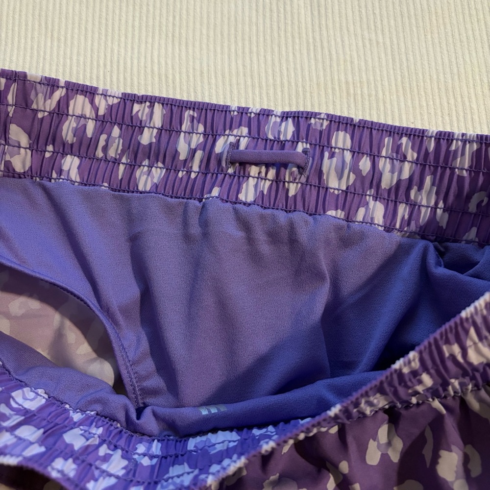 All in Motion Mid-Rise Run Shorts Purple Leopard Zip Pocket Lined - Picture 6 of 8